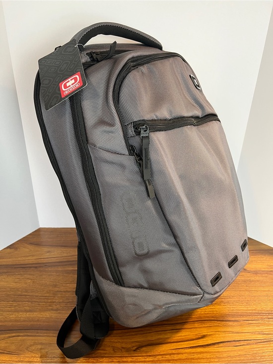 best leather laptop backpack for women Women's Italian Work or Travel with 14 inch Compartment Size:15 Inch meta-infinityprice-1320 and a Mobile pocket Caterpillar Laptop Backpack, Black,